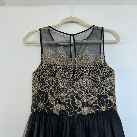 Black & Gold Floral Tulle Cocktail Dress - Picture 6 of 8